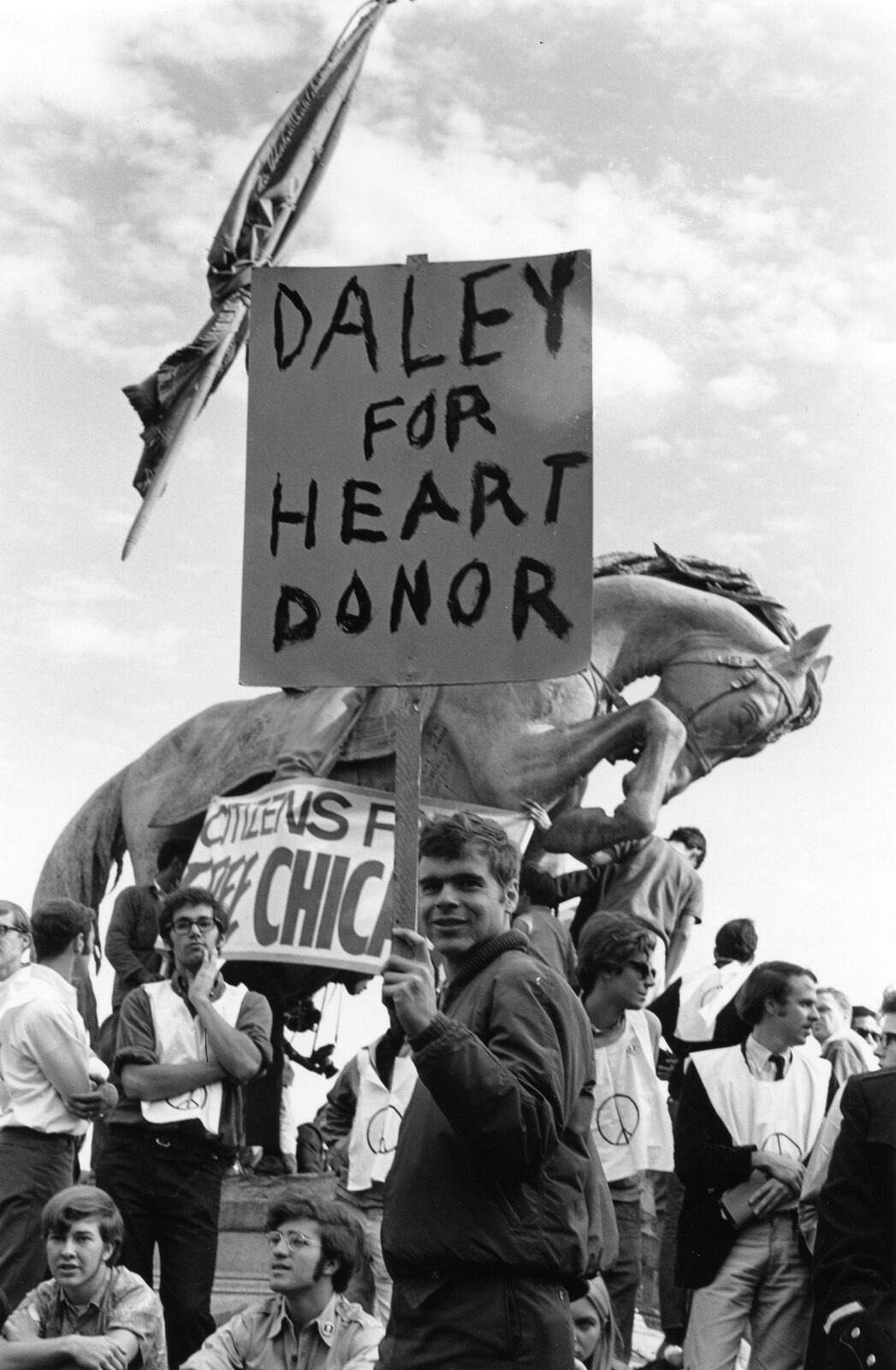Anti-war protesters at the Logan statue, Grant Park, 1968