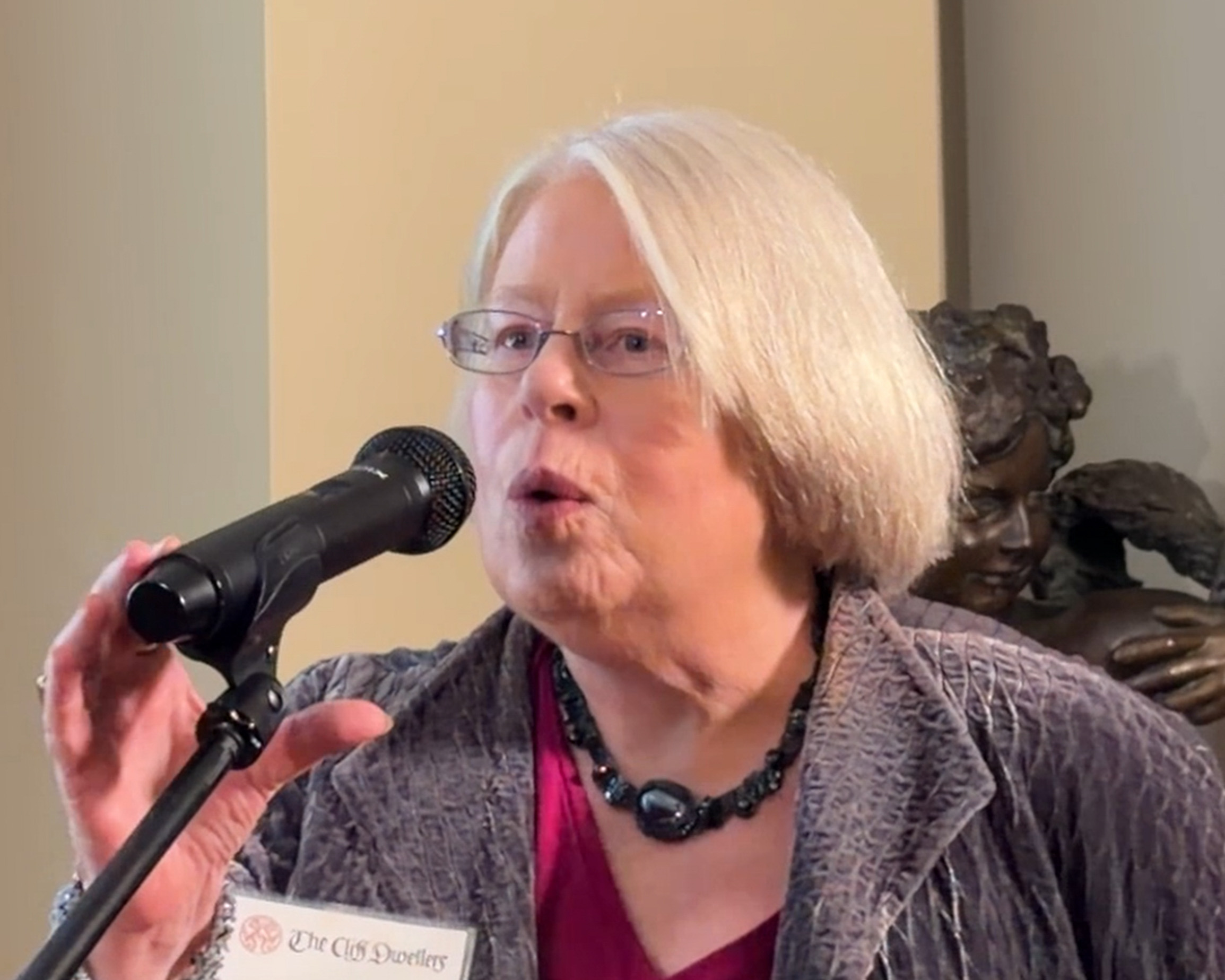 Leslie Recht